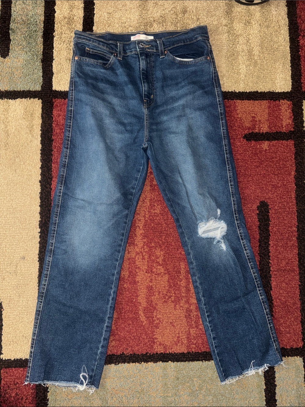 Women’s straight-leg jeans by Signature Levi Strauss